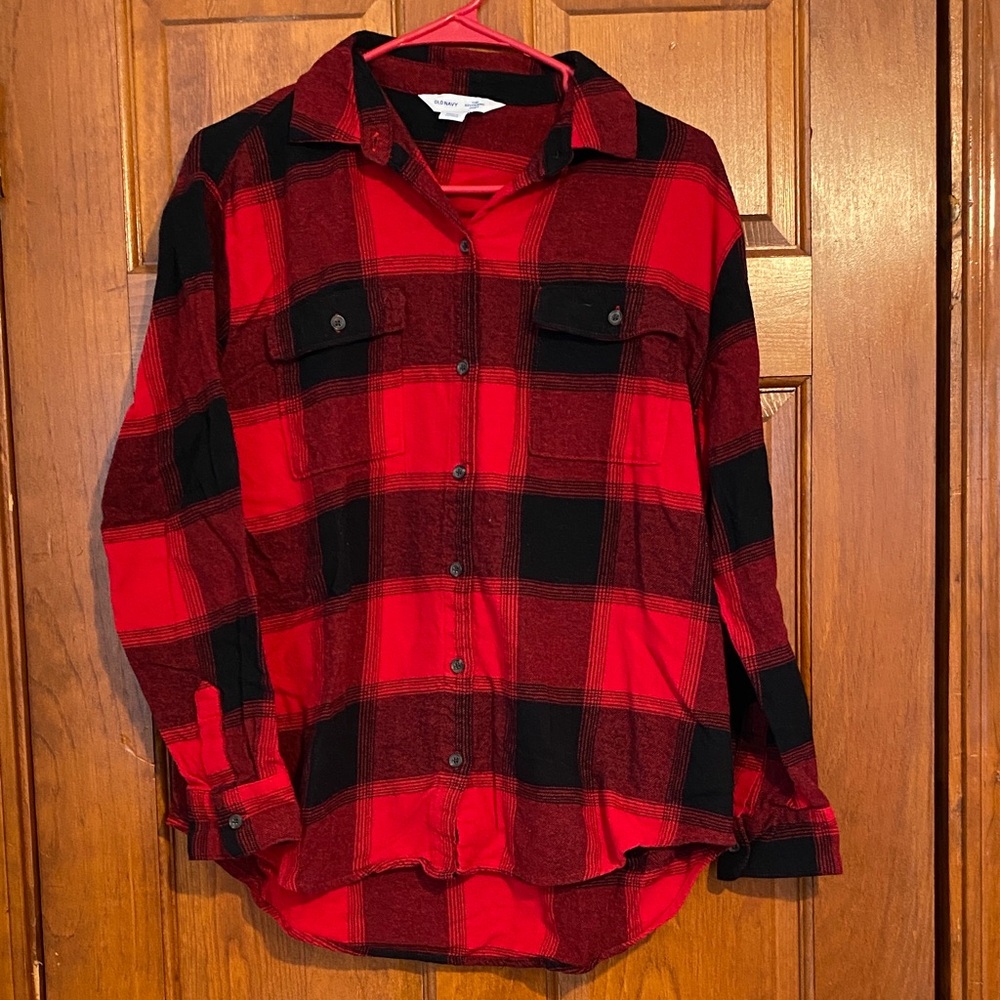Old Navy Red & Black Plaid Button Up The Boyfriend Shirt